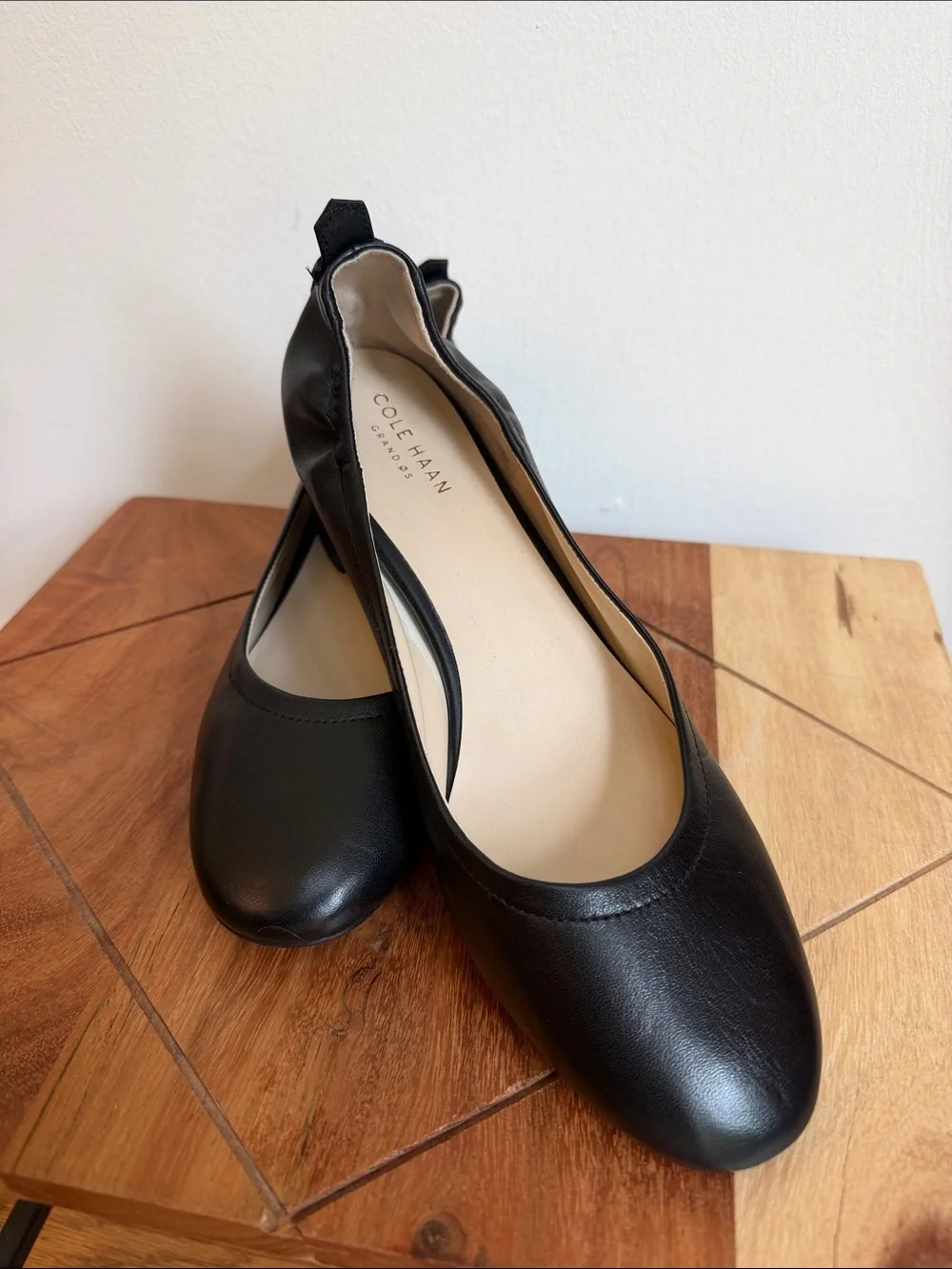 Cole Haan Grand Os Black Leather Round-Toe Slip Resistant Shoes w/Chunky Heal 8B